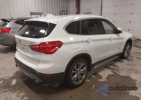 2017 BMW X1 xDrive28I z USA, uszkodzony, nr VIN WBXHT3Z30H4A65725